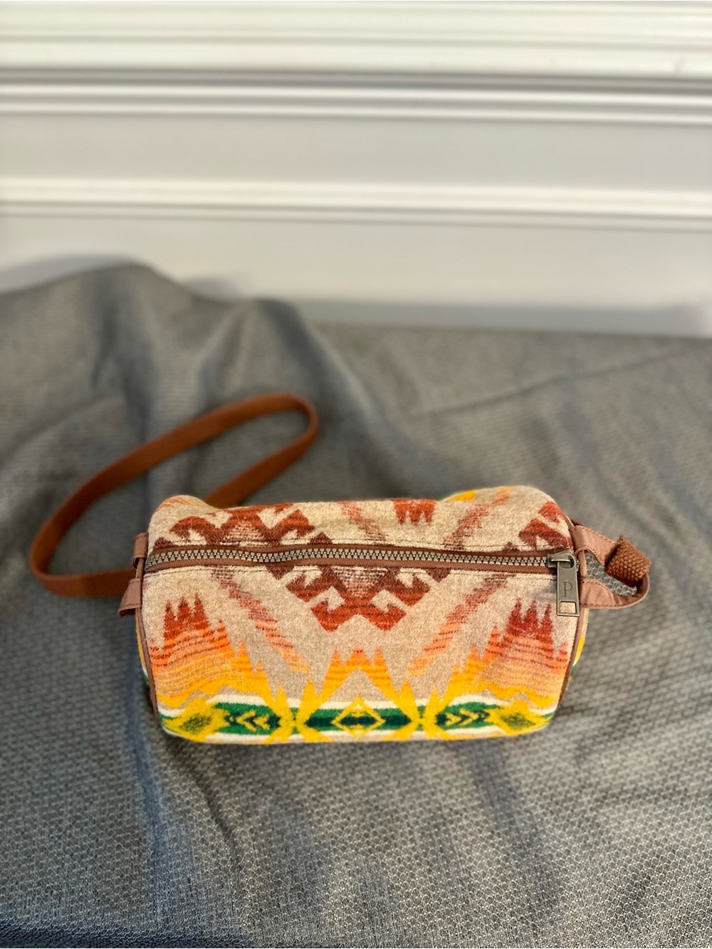 Pendleton Chief Joseph Khaki Wool Travel Kit Crossbody Bag - Picture 3 of 4